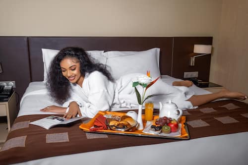 Standard Room | Draps en coton égyptien, literie de qualité, minibar