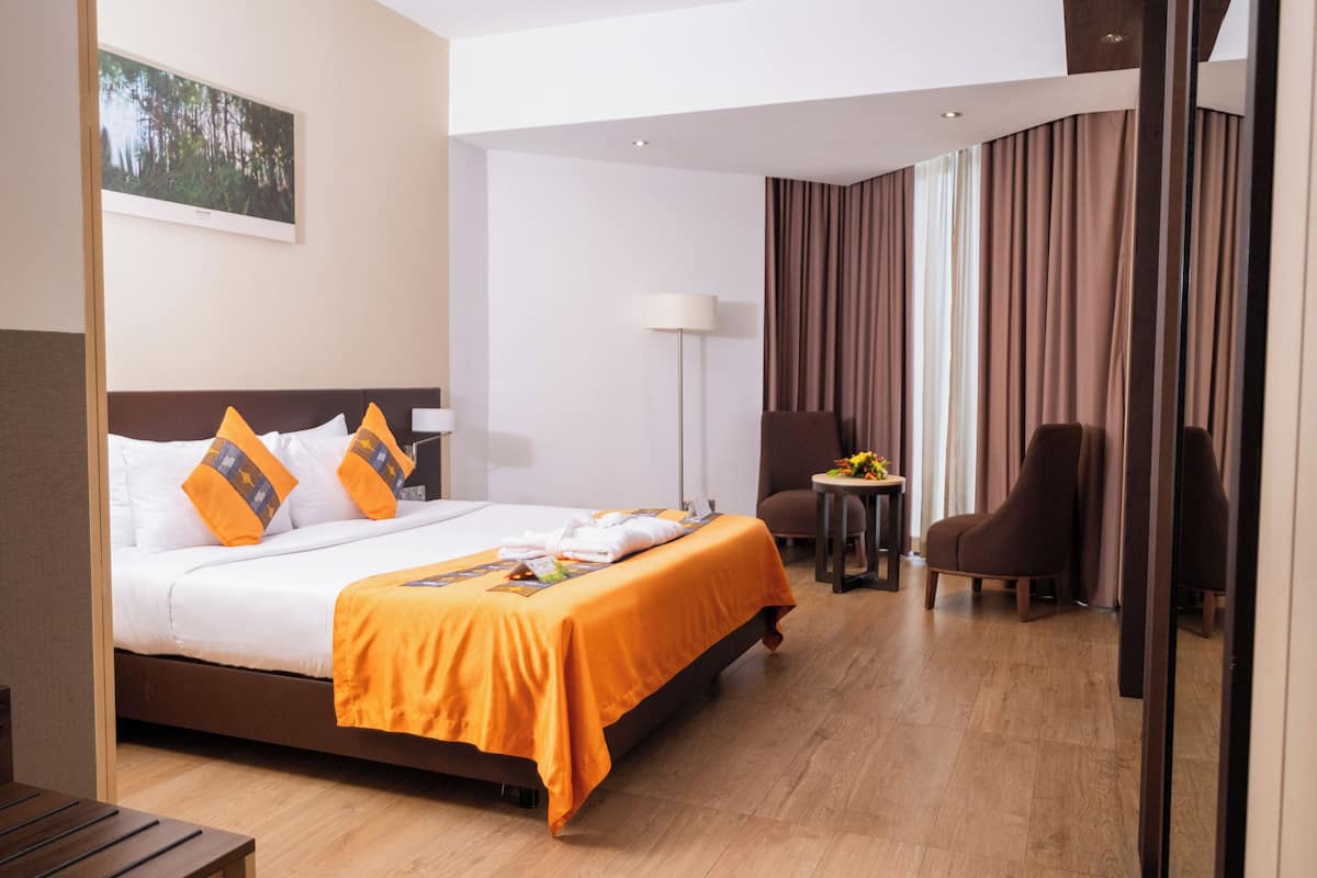 Standard Room | Egyptian cotton sheets, premium bedding, minibar, in-room safe