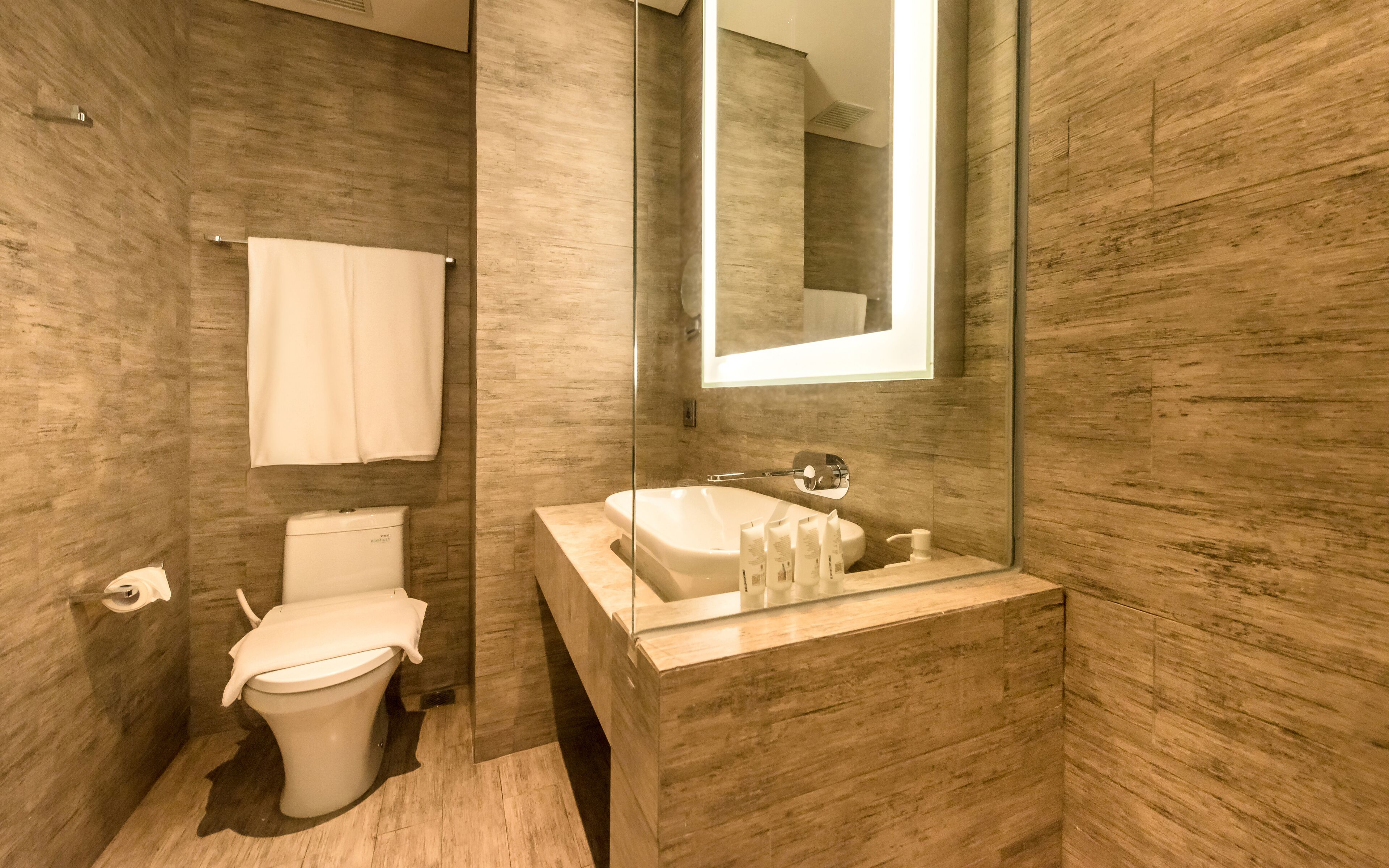 superior twin room | bathroom | shower, free toiletries, hair dryer, slippers