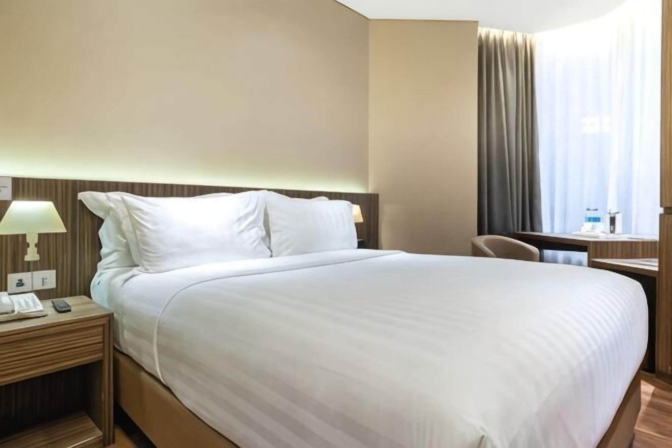 1 bedroom, premium bedding, in-room safe, desk