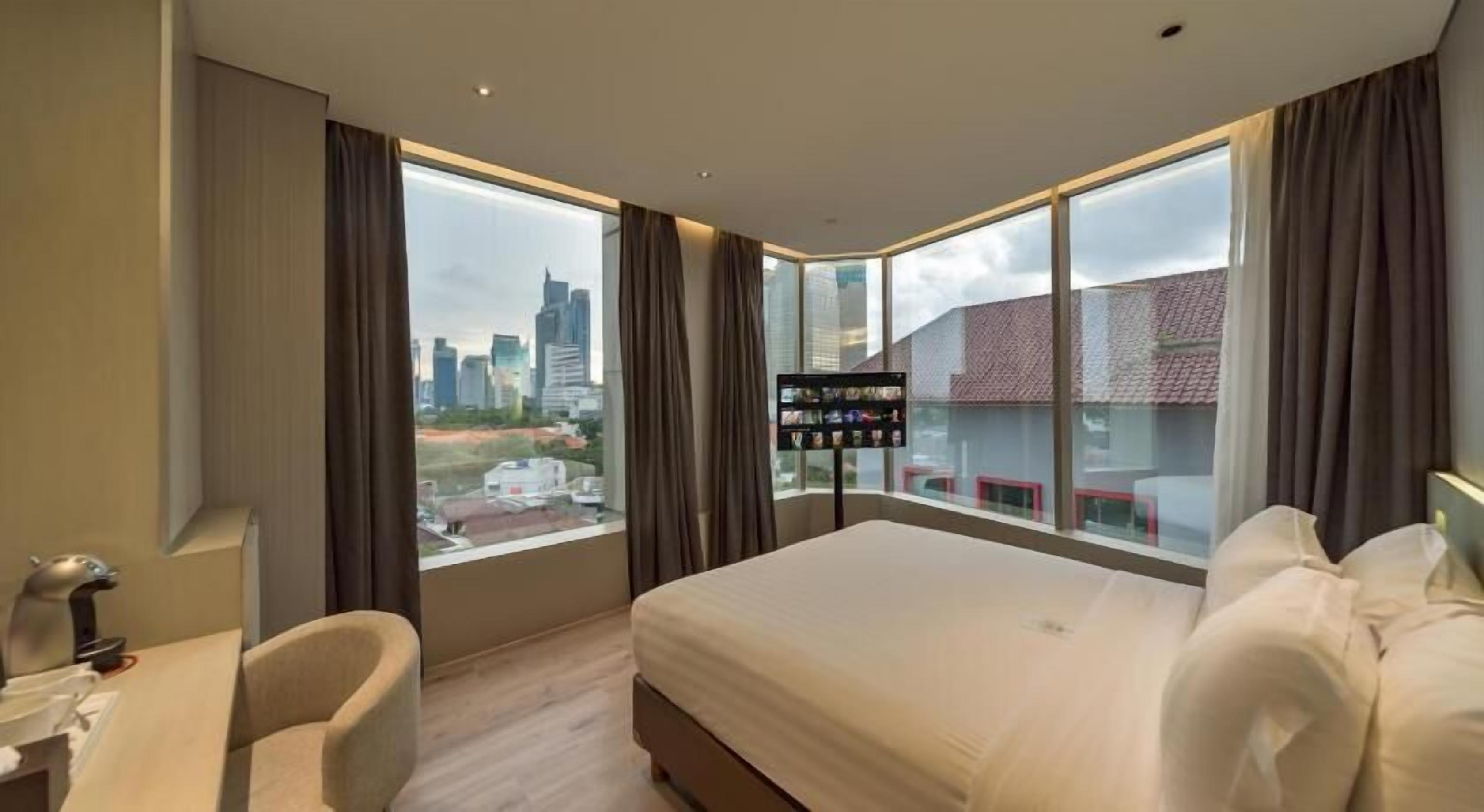 1 bedroom, premium bedding, in-room safe, desk