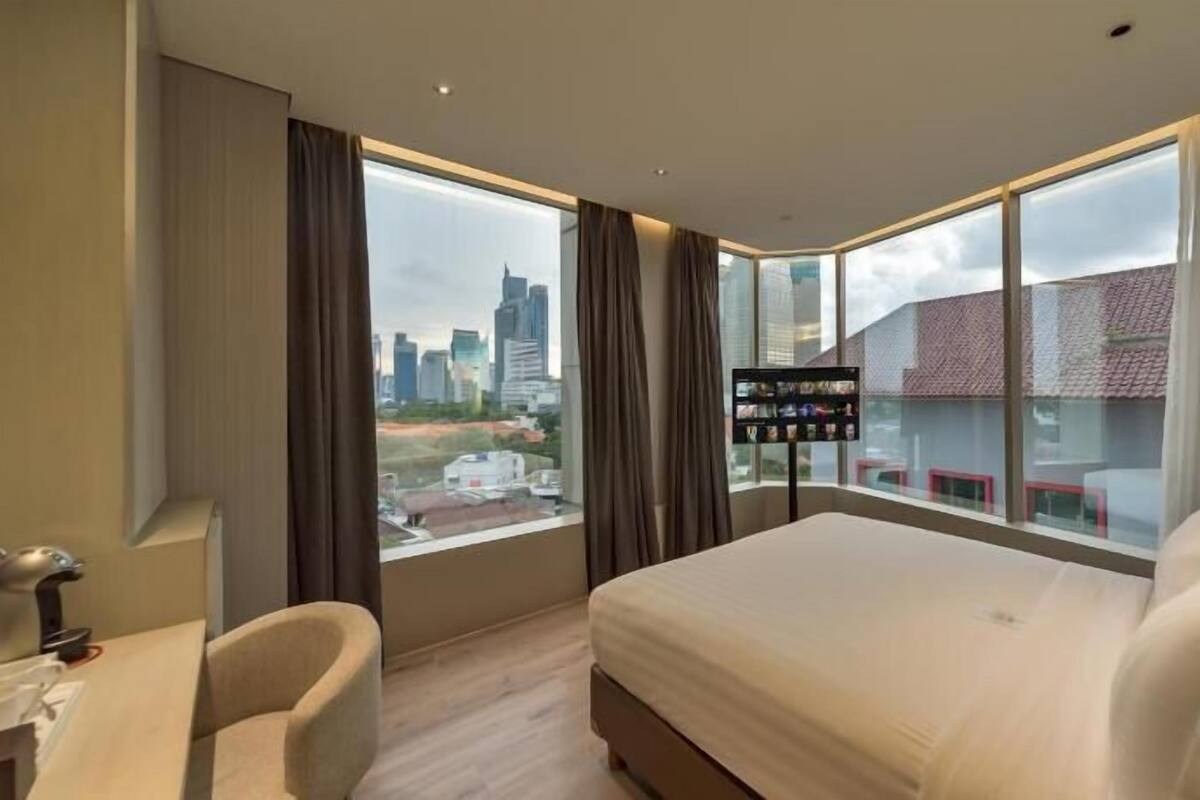 1 bedroom, premium bedding, in-room safe, desk