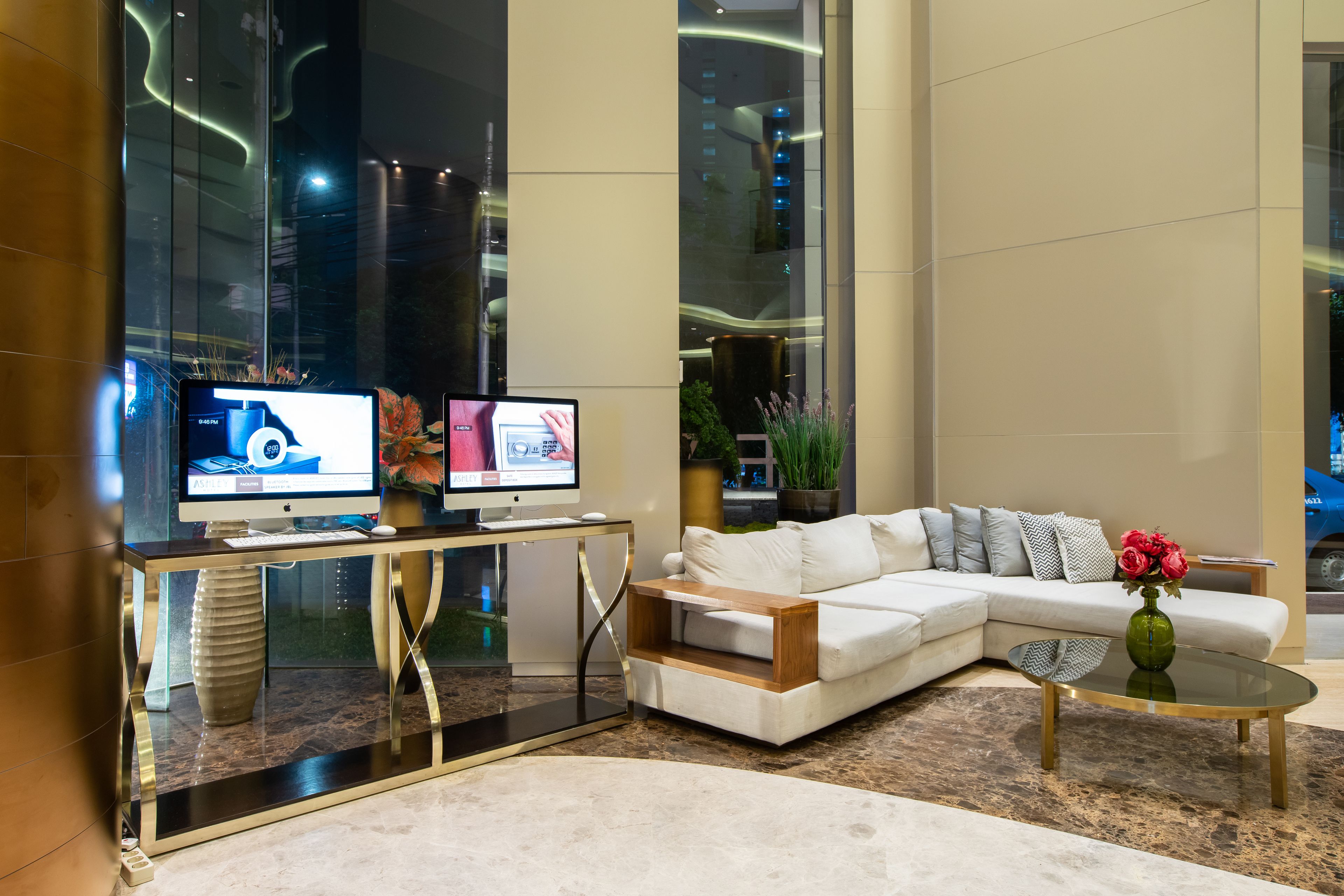 Photo - Ashley Wahid Hasyim Jakarta