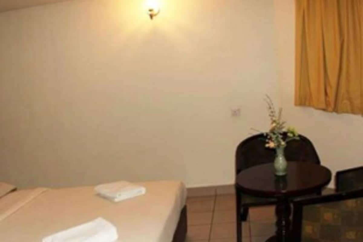 Habitación Deluxe | Escritorio y internet por cable gratis