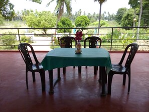 Daily English breakfast (USD 5 per person)