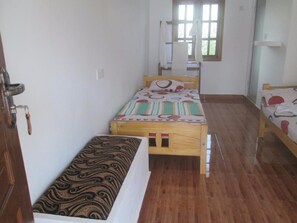Family Room | In-room safe, desk, free WiFi