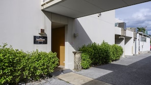 Front of property - Hotel Sunset Terrace (Chatan)