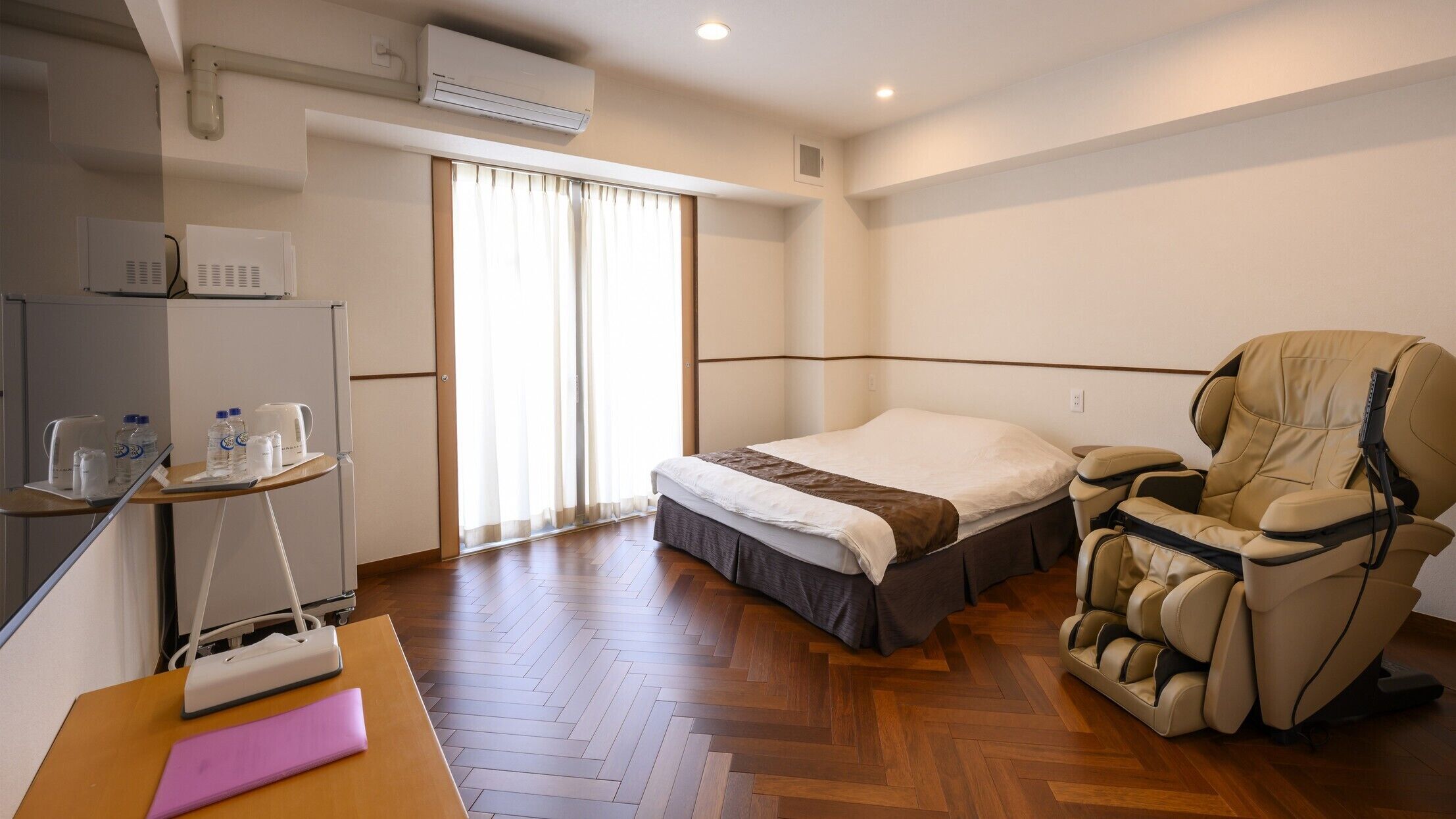 Blackout drapes, soundproofing, iron/ironing board, free WiFi