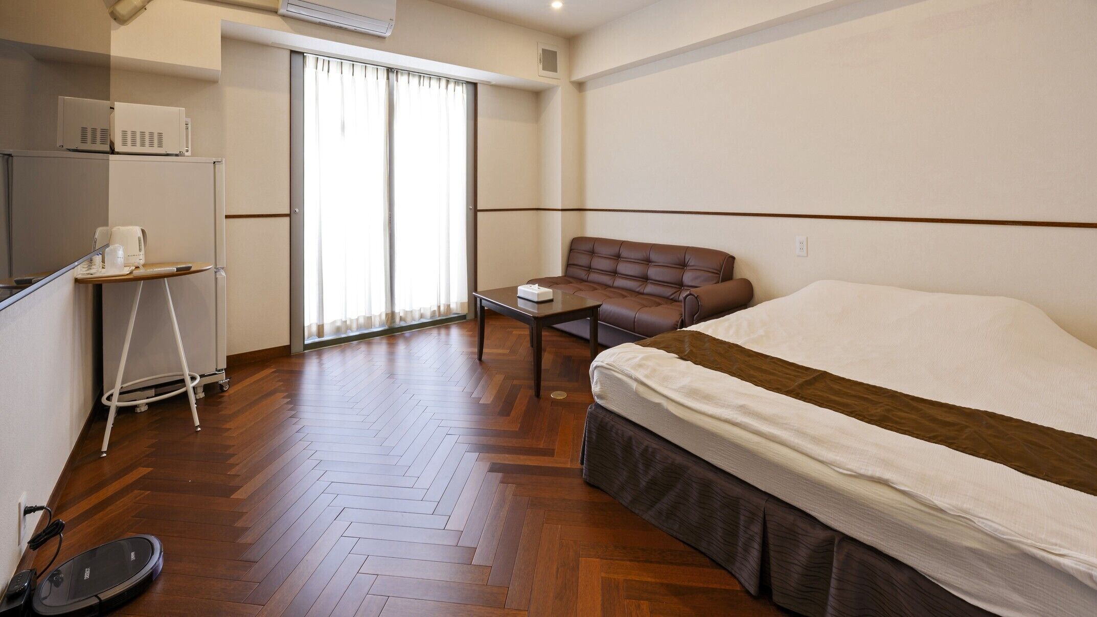Blackout drapes, soundproofing, iron/ironing board, free WiFi