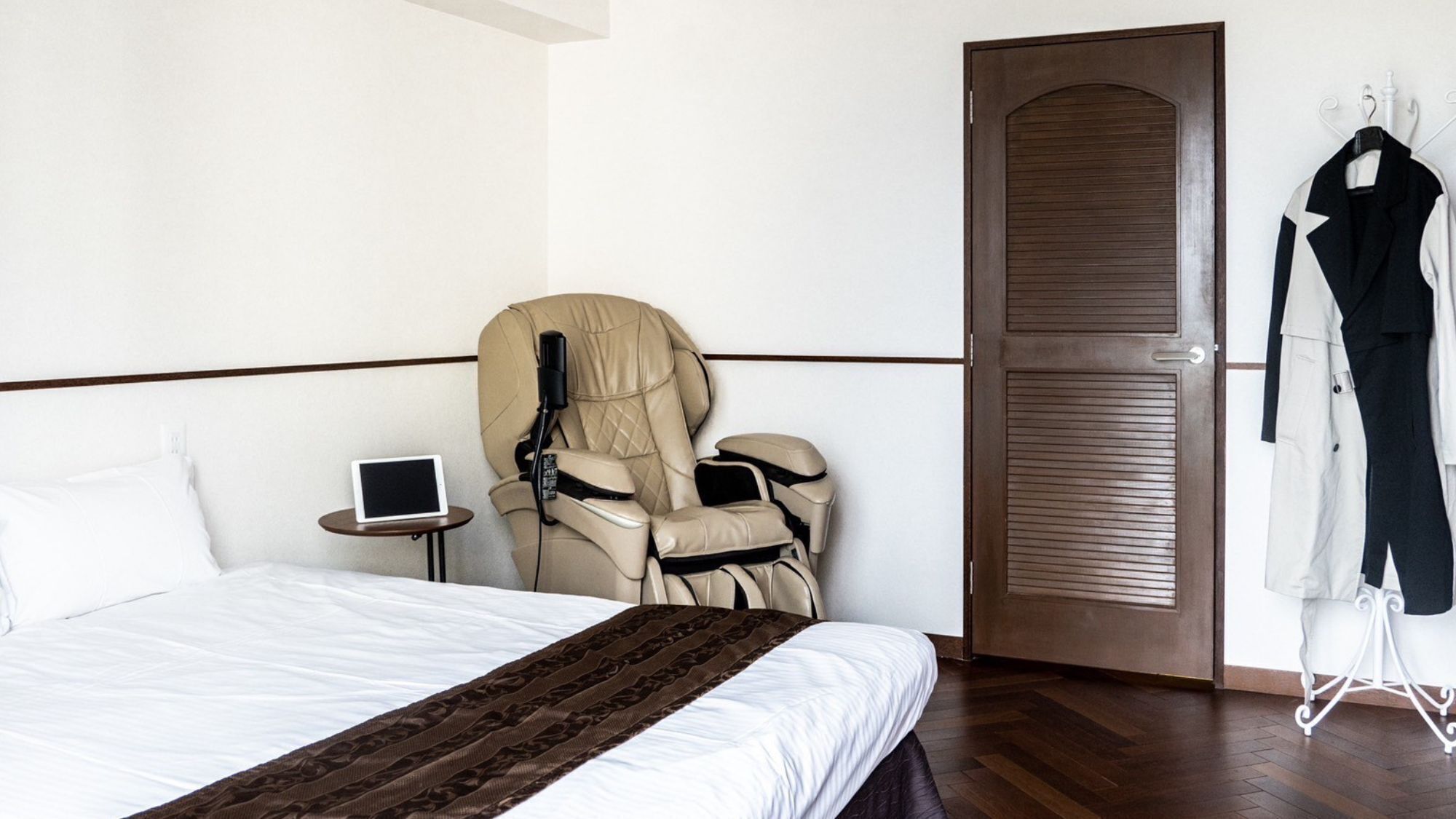 Blackout drapes, soundproofing, iron/ironing board, free WiFi