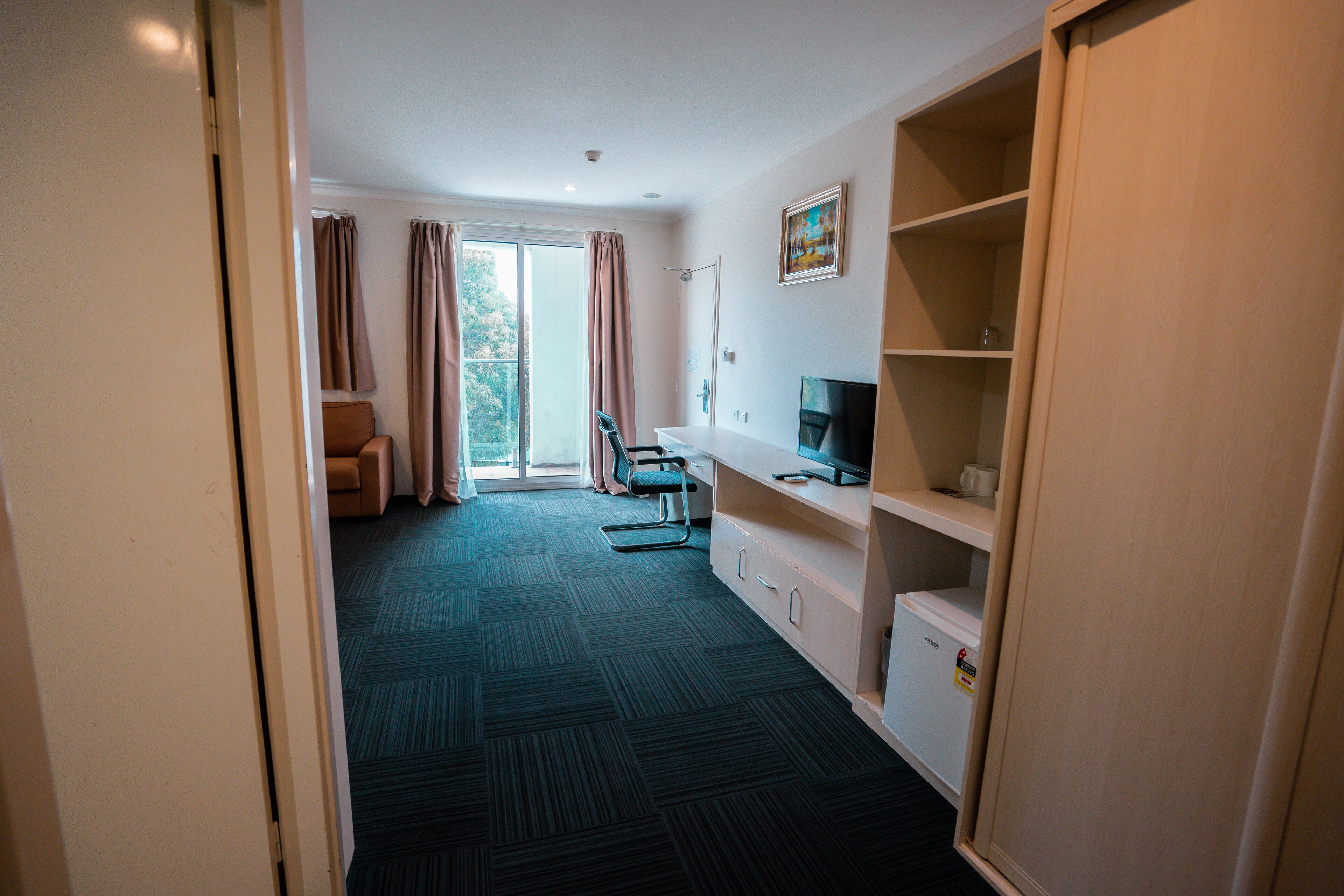 deluxe queen accessible  | premium bedding, in-room safe, desk, iron/ironing board