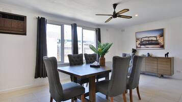 Family House | In-room dining