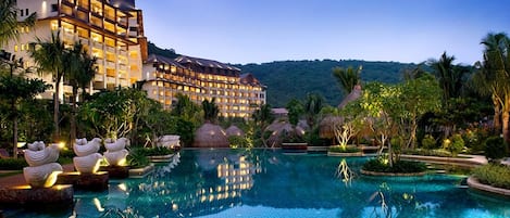 Front of property - evening/night