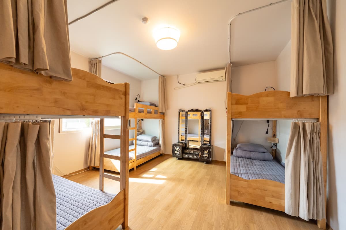 Room | Free WiFi