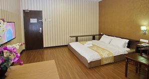 Iron/ironing board, free WiFi, bed sheets