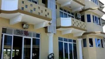 숙박 시설 입구