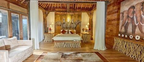 Safari Room | Premium bedding, desk, iron/ironing board, free WiFi