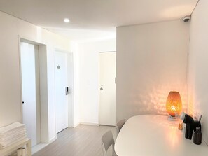 23-Zoll-Flachbildfernseher mit Kabelempfang, Fernseher, Pay-TV
