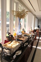 Buffet breakfast for a fee