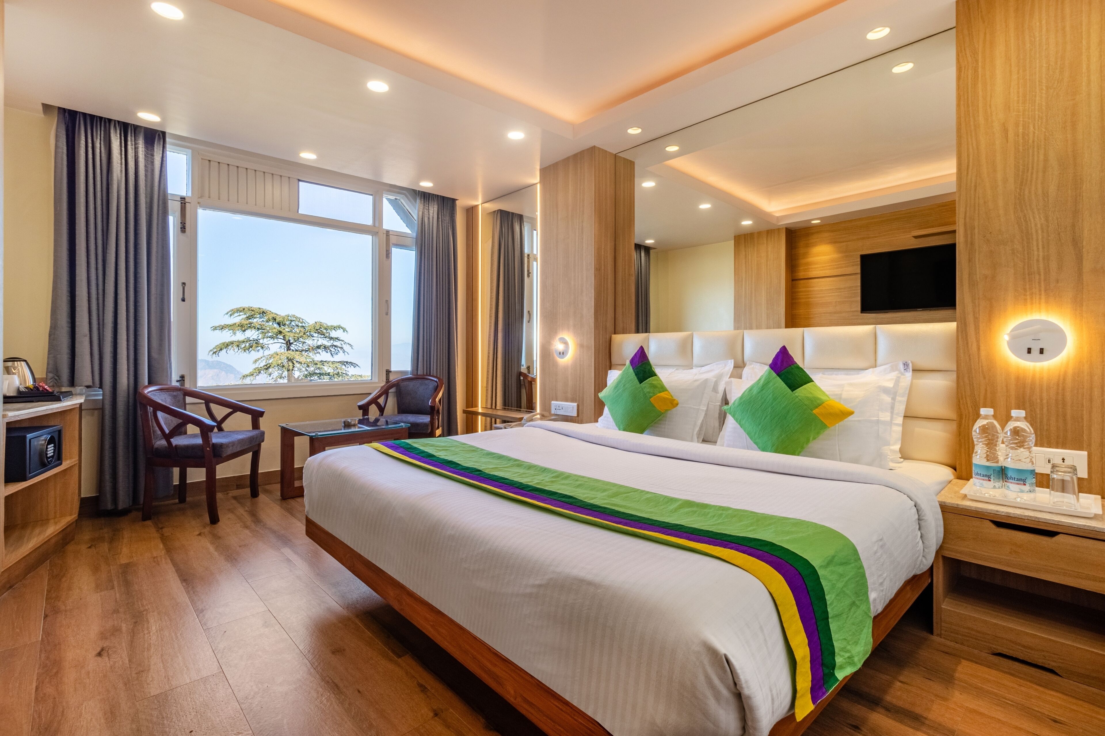 华丽双人房, 山谷景观 | 办公桌、隔音、熨斗/熨板、免费 WiFi