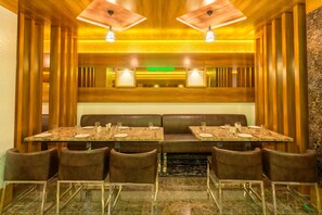 Restaurant - Treebo Empire (Vijayawada)