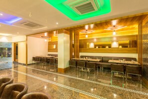 Restaurant - Treebo Empire (Vijayawada)