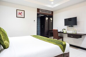 Standard Room - Treebo Empire (Vijayawada)