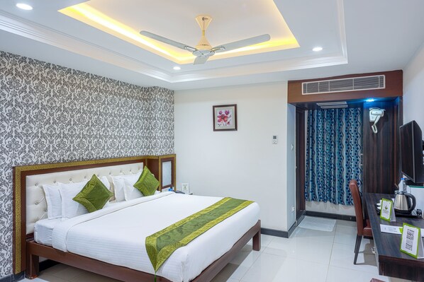 Standard Room | Desk, blackout curtains, iron/ironing board, rollaway beds - Treebo Empire (Vijayawada)