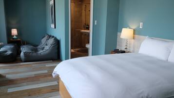 Classic Double Room, City View | Desk, blackout curtains, soundproofing, free WiFi