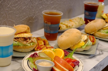Desayuno para llevar todos los días (con cargo)