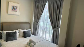 In-room safe, desk, soundproofing, free WiFi