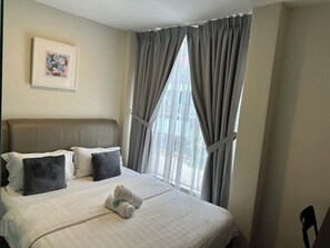 Habitación doble Deluxe | Caja de seguridad en la habitación, escritorio y insonorización 