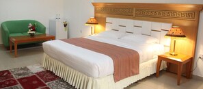 In-room safe, desk, iron/ironing board, free rollaway beds - Flamingo Hotel Apartment (Abu Dhabi)