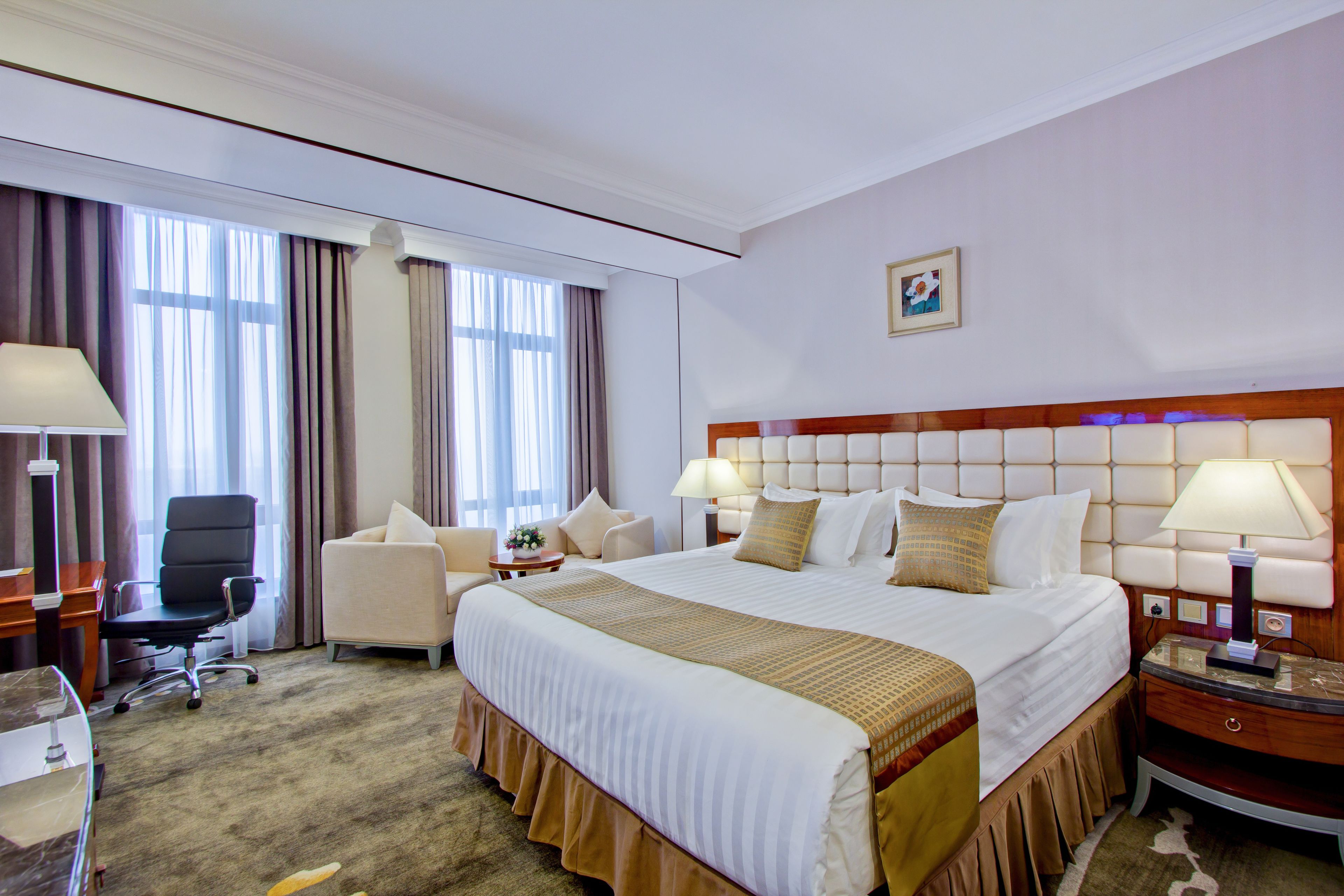 single room, city view | premium bedding, minibar, in-room safe, desk