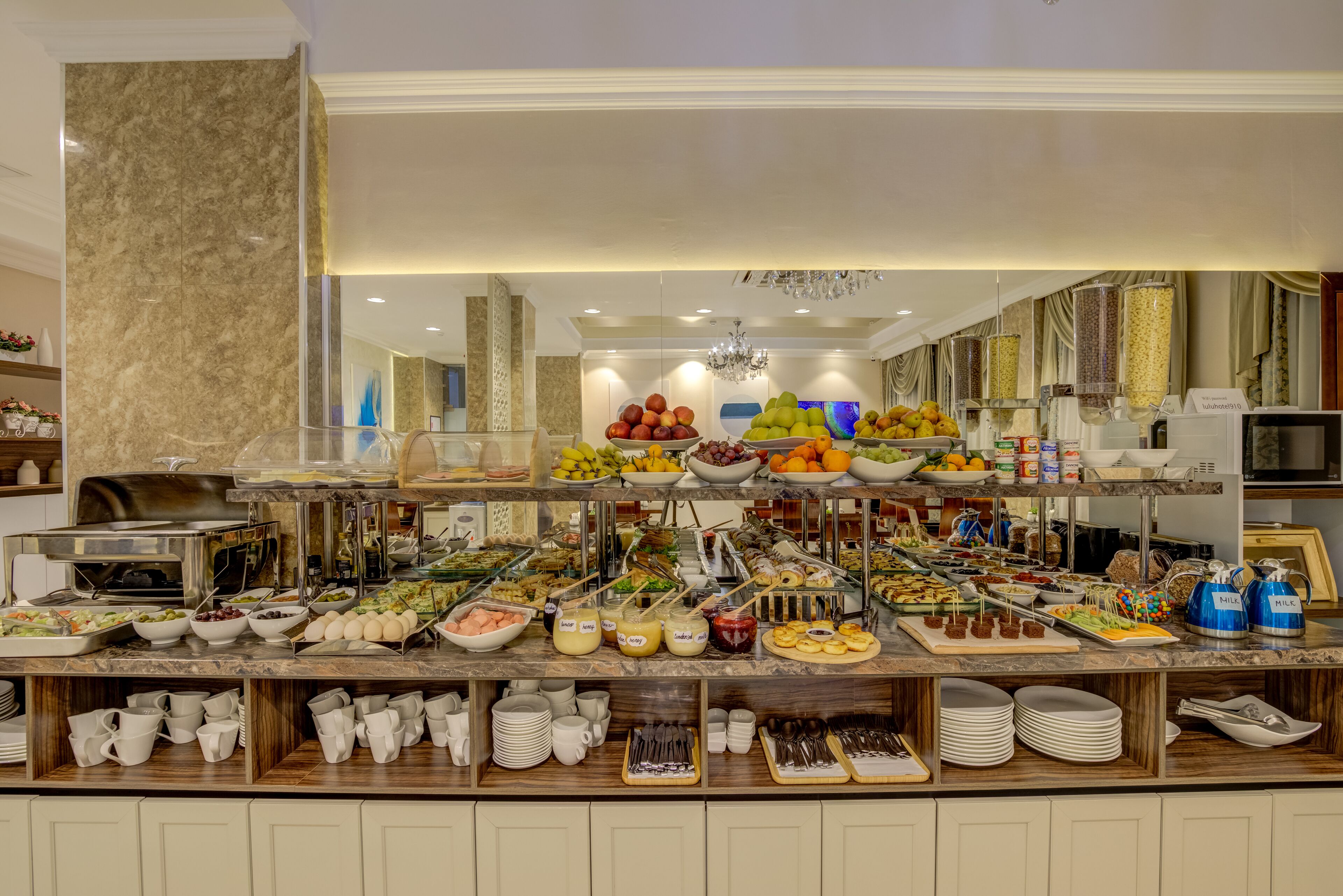 free daily buffet breakfast