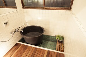 Rumah Tradisional, 5 kamar tidur, Bebas Asap Rokok, layanan concierge | Kamar mandi | Bathtub dan shower terpisah dan bathtub besar