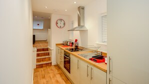Appartement, 1 chambre | 1 chambre, fer et planche à repasser, accès au Wi-Fi (inclus)