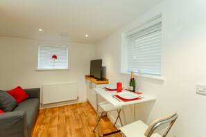 1 bedroom, iron/ironing board, free WiFi