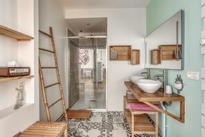 Bathroom - Jolysable (Pons)