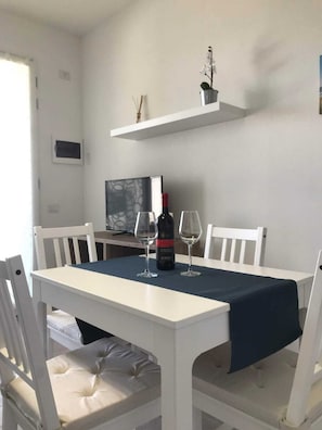 Apartment, 2 Bedrooms | Living area