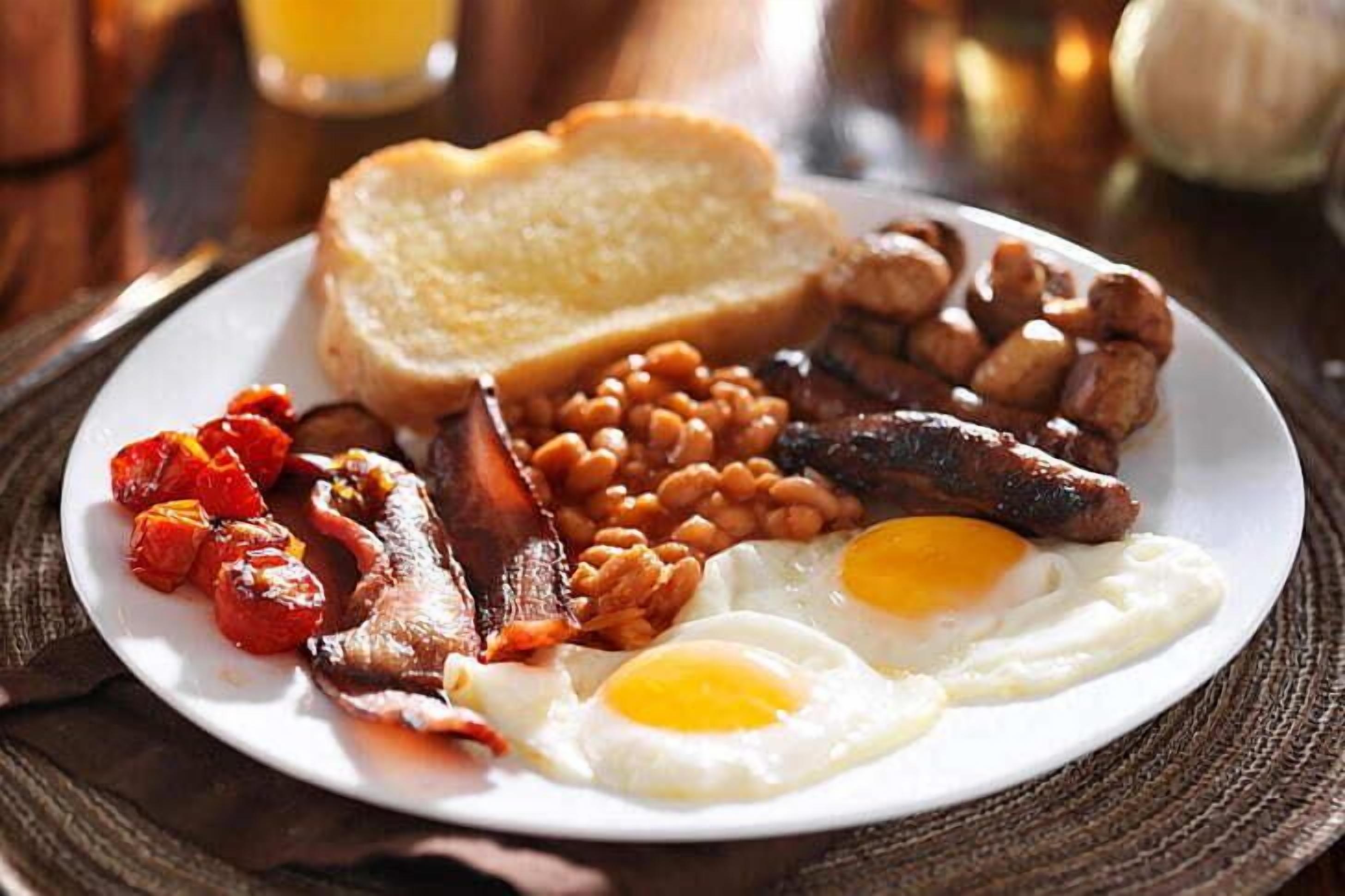 free daily full breakfast
