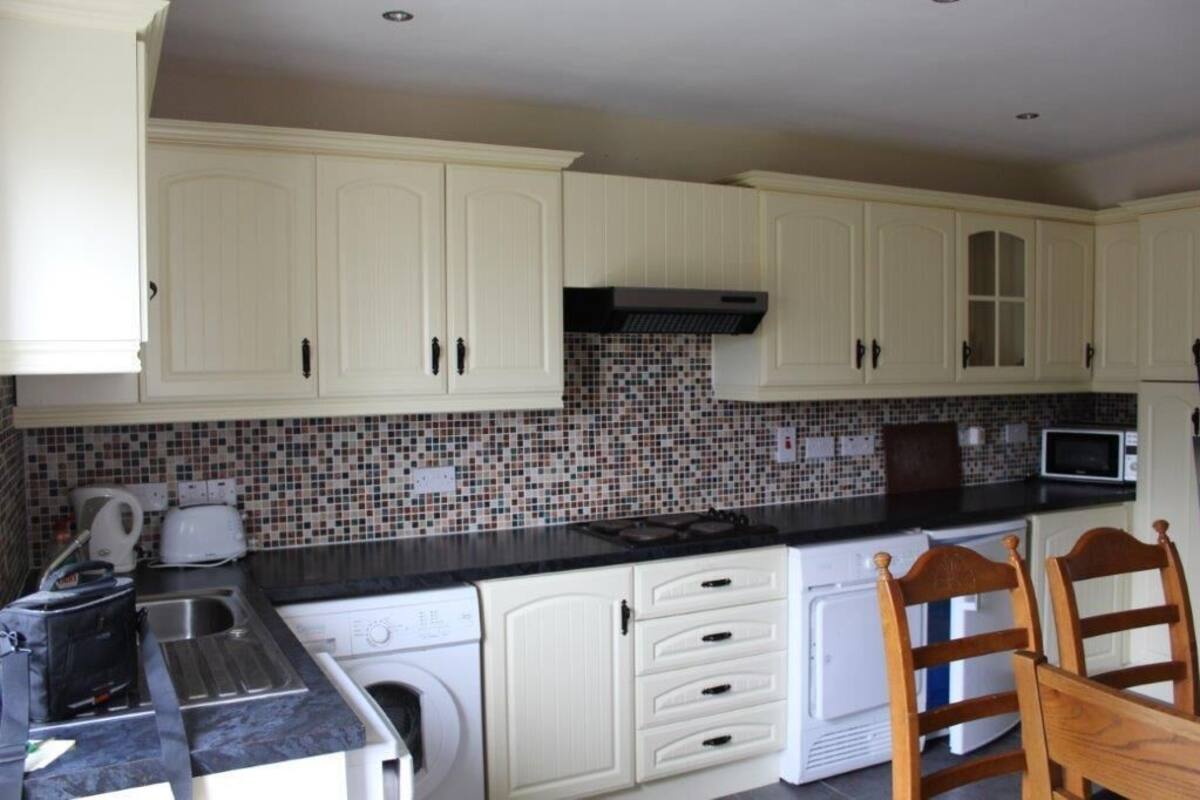 house, 3 bedrooms | private kitchen | coffee/tea maker