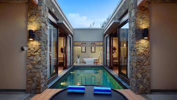 Private pool