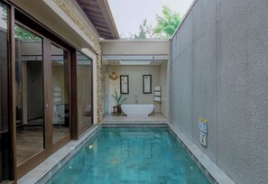 In-room safe, desk, iron/ironing board, free WiFi - Kamuela Villas Lagoi Bay Bintan (Bintan)