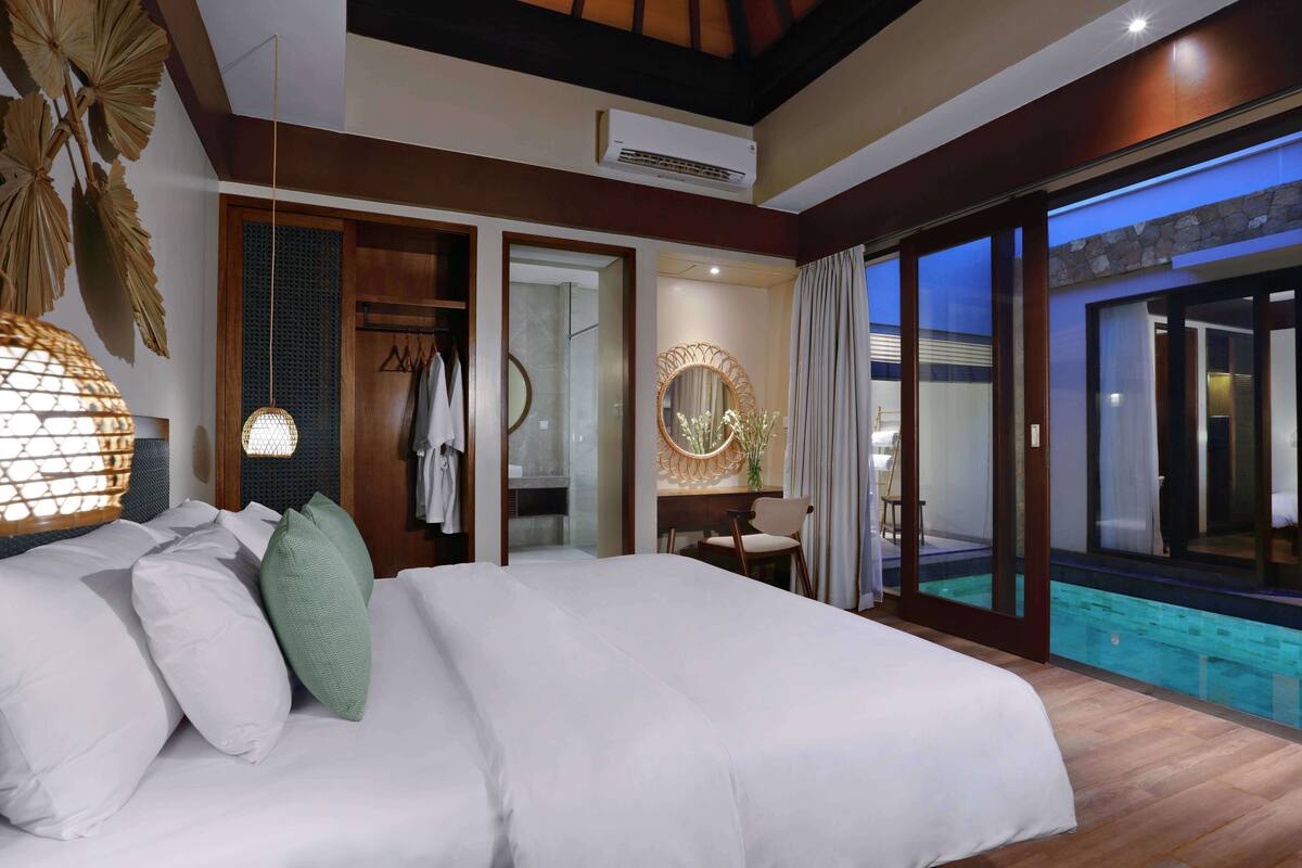 ห้องพรีเมียร์สวีท (Villa) | ตู้นิรภัยในห้องพัก, โต๊ะทำงาน, เตารีด/โต๊ะรีดผ้า, Wi-Fi ฟรี