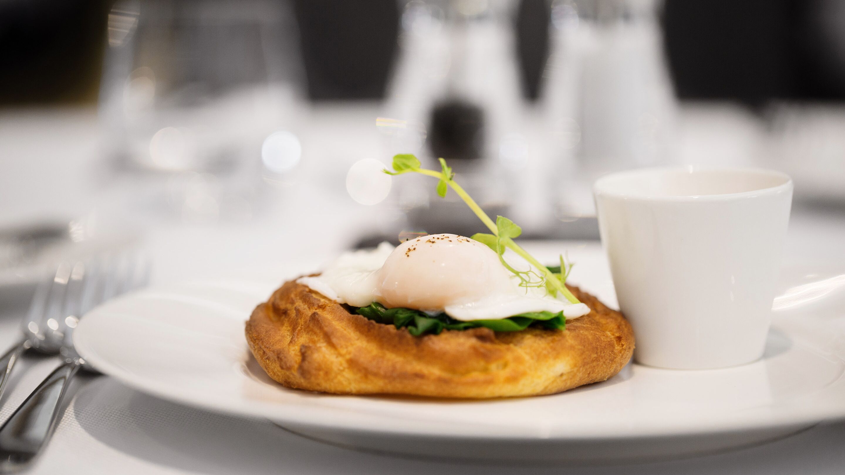 daily cooked-to-order breakfast (eur 20 per person)