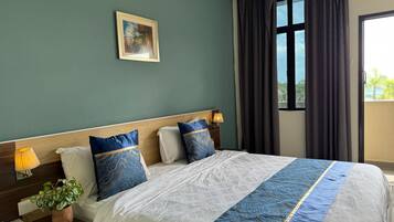 Standard King | In-room safe, desk, iron/ironing board, rollaway beds