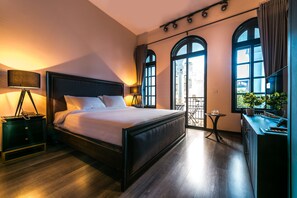 Deluxe Double Room, Balcony | In-room safe, desk, blackout drapes, free WiFi - Oliving Residence (Hanoi)