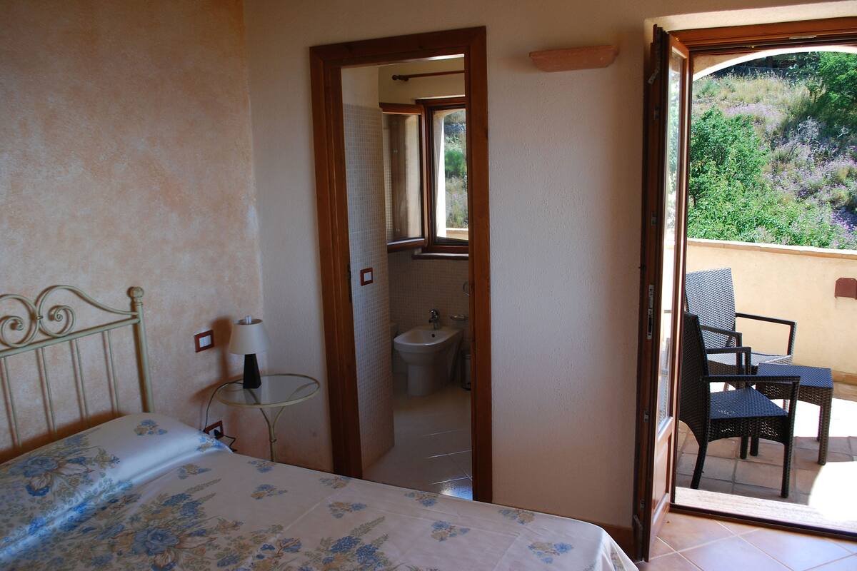 Double Room, Sea View | Premium bedding, in-room safe, desk, rollaway beds