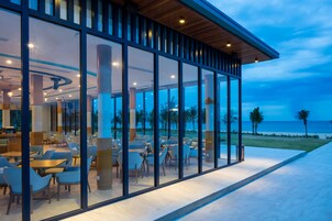 Breakfast, lunch, dinner served; local and international cuisine 